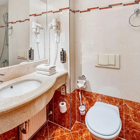 Hotel Chateau Berlin Kurfuerstendamm-3