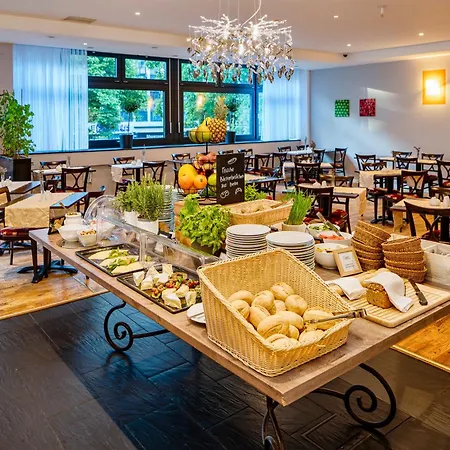 Hotel Chateau Berlin Kurfuerstendamm-3